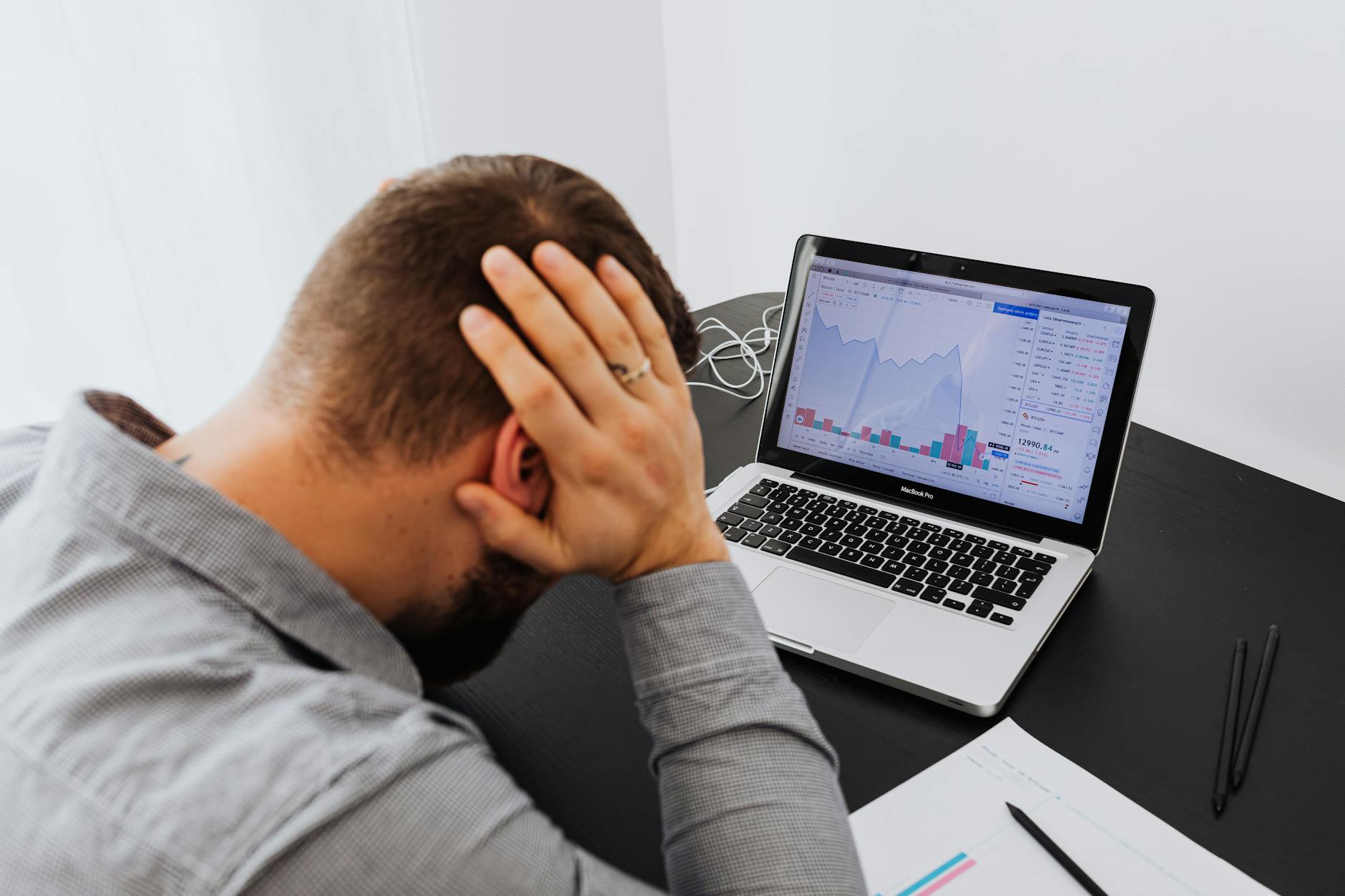 Top Warning Signs of a Failing Company